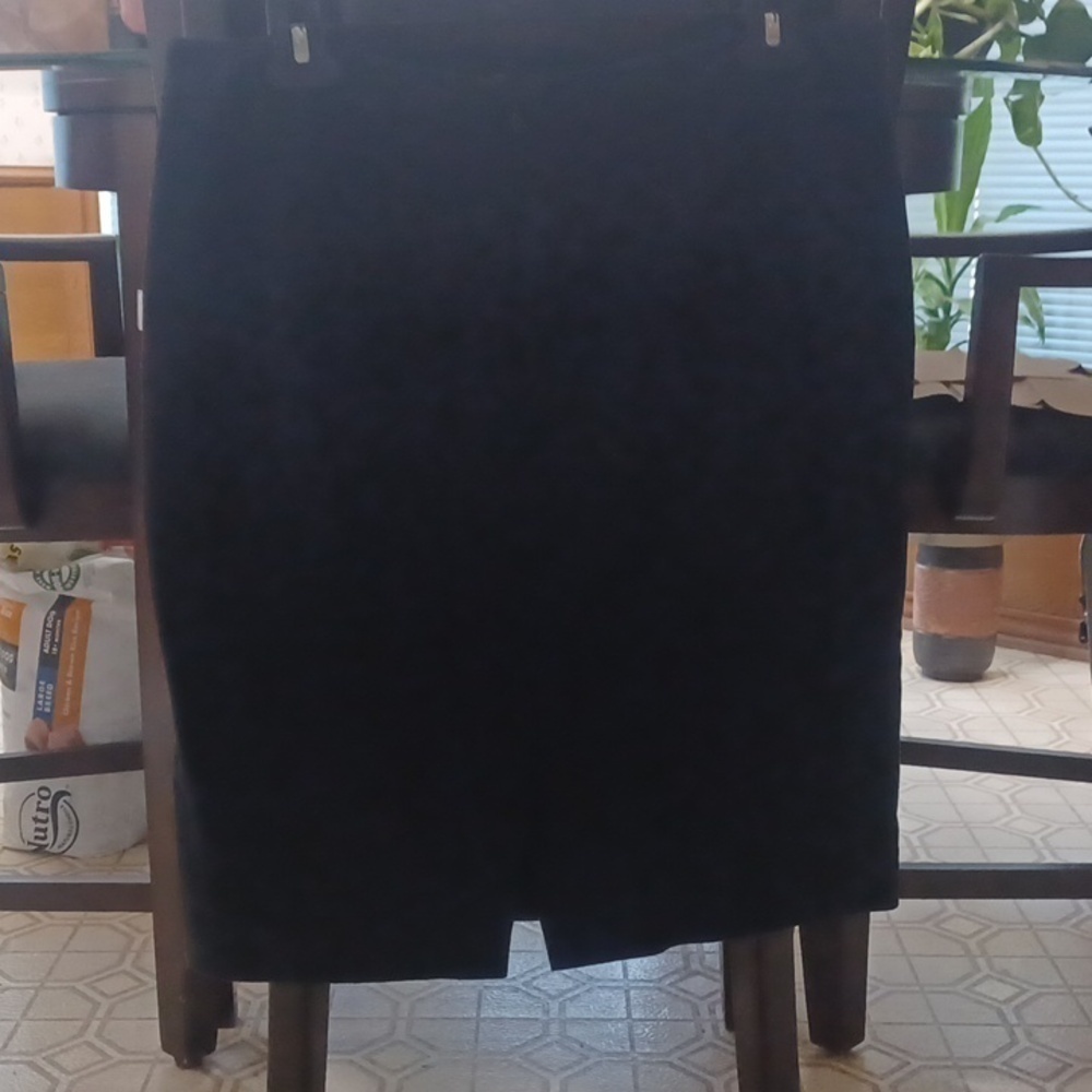 SIZE 10 LUZ CLAIBORNE BLACK SKIRT - Picture 2 of 3